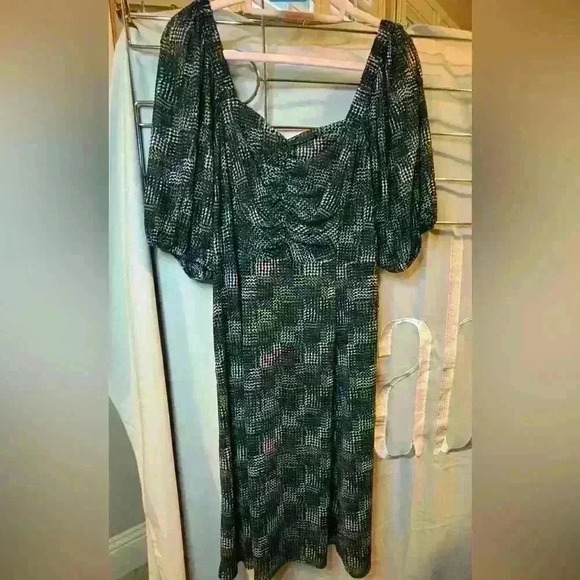 Cabi Elaine Dress - Picture 3 of 8